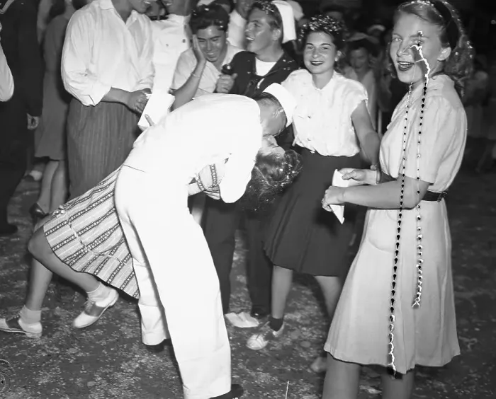 Framed Print : Sailor and Girl Kissing as Crowd Stands Nearby Framed Print : Sailor and Girl Kissing as Crowd Stands Nearby