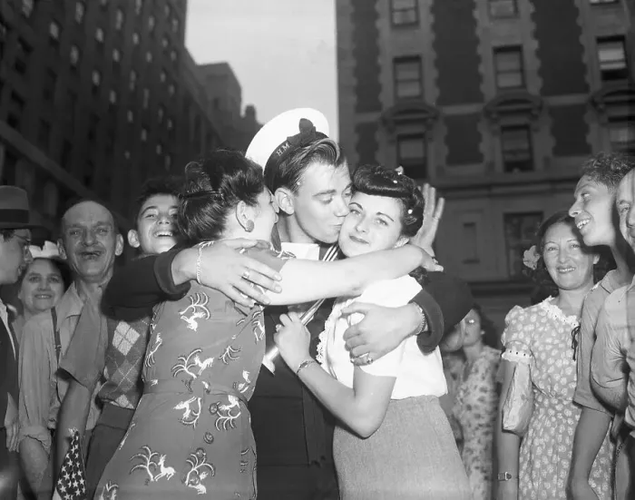 Framed Print : Sailor Kissing Girls on V-J Day Framed Print : Sailor Kissing Girls on V-J Day