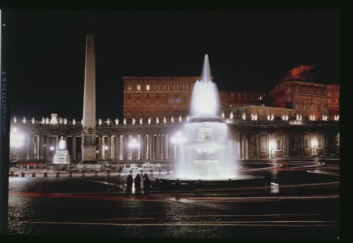 Framed Print : Saint Peter's Square Framed Print : Saint Peter's Square