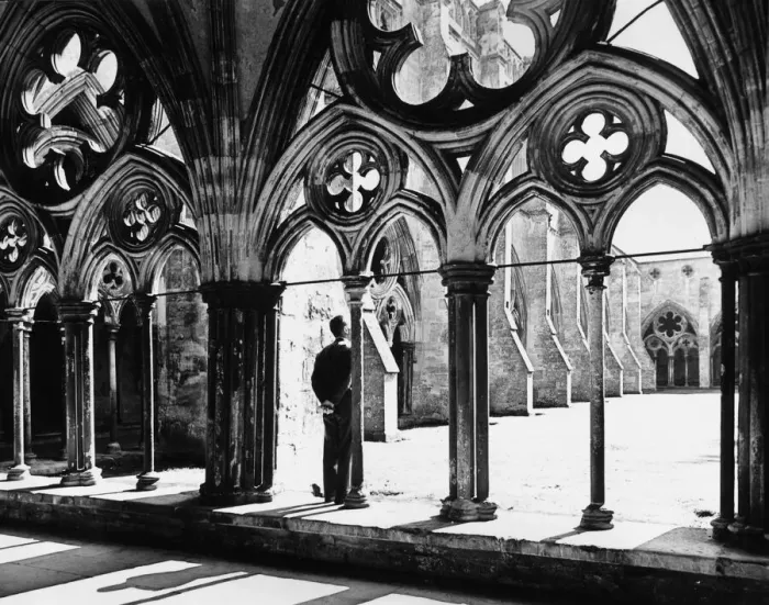 Framed Print : Salisbury Cloisters Framed Print : Salisbury Cloisters