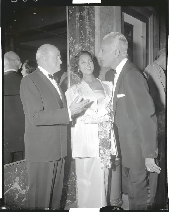 Framed Print : Sam Goldwyn with Dorothy Dandridge and Jack Denison