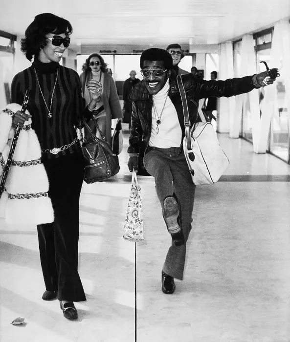 Framed Print : Sammy Davis Jr. Dancing in Heathrow Airport Framed Print : Sammy Davis Jr. Dancing in Heathrow Airport