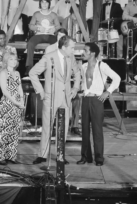 Sammy Davis Jr. and Richard Nixon Print, 8/23/72. Art Prints