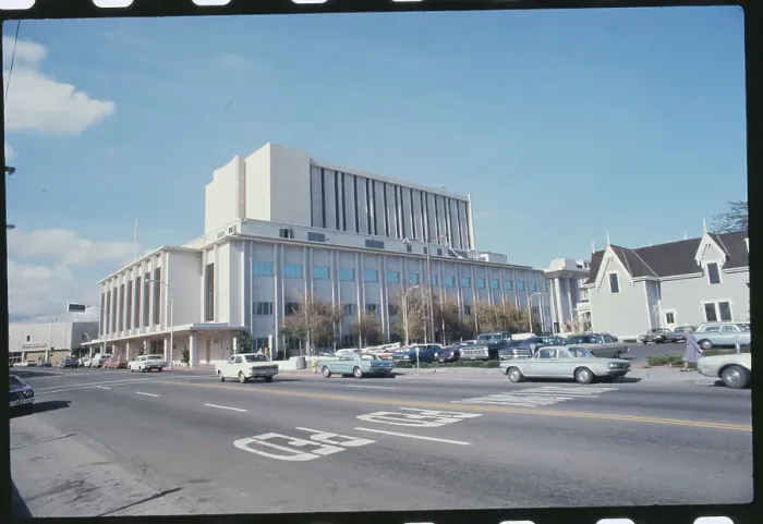 Framed Print : San Mateo County Courthouse