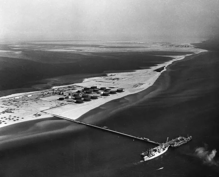 Framed Print : Sandbar W / Long Pier And Oil Tanks Framed Print : Sandbar W / Long Pier And Oil Tanks