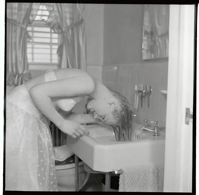 Framed Print : Sandra Goss Washing Her Hair Framed Print : Sandra Goss Washing Her Hair