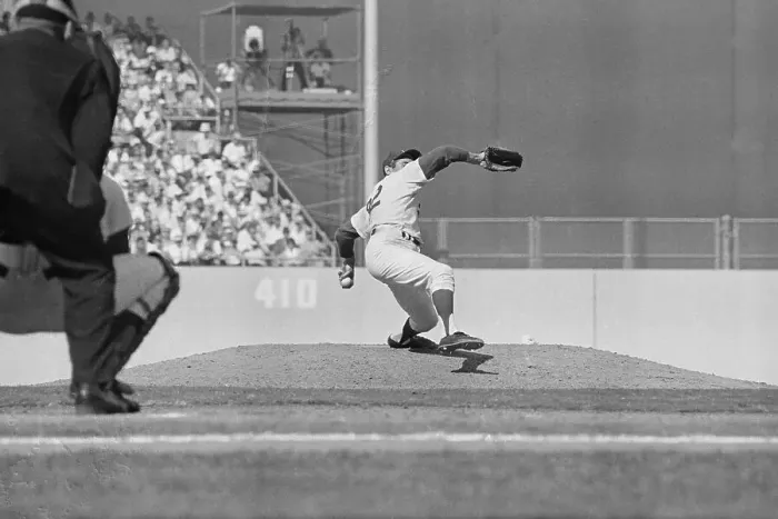 Framed Print : Sandy Koufax Pitching in Los Angeles Framed Print : Sandy Koufax Pitching in Los Angeles