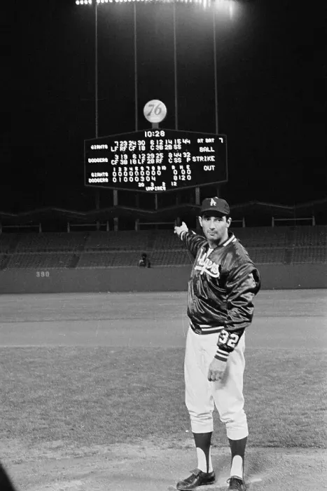 Framed Print : Sandy Koufax Pointing at Scoreboard Framed Print : Sandy Koufax Pointing at Scoreboard