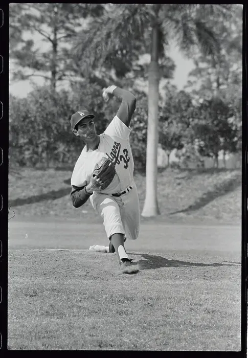 Framed Print : Sandy Koufax Throwing Pitch Framed Print : Sandy Koufax Throwing Pitch