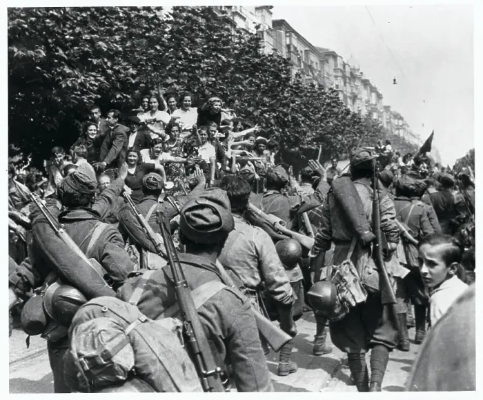 Framed Print : Santander Residents Cheering Soldiers Framed Print : Santander Residents Cheering Soldiers