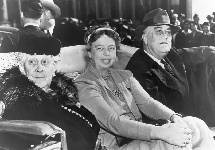 Framed Print : Sara, Eleanor, and Franklin Roosevelt