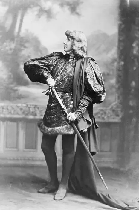 Framed Print : Sarah Bernhardt as Hamlet Framed Print : Sarah Bernhardt as Hamlet