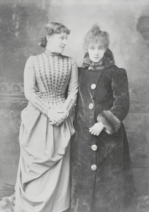Framed Print : Sarah Bernhardt with Lillie Langtry Framed Print : Sarah Bernhardt with Lillie Langtry