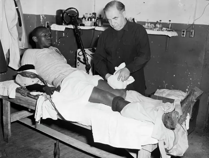 Framed Print : Satchel Paige With Ice Pack on His Leg