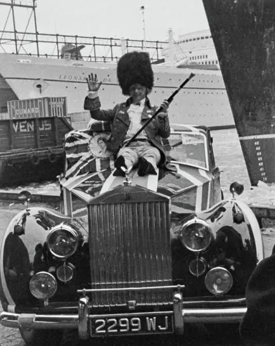 Framed Print : Screaming Lord Sutch In New York City Harbour Framed Print : Screaming Lord Sutch In New York City Harbour