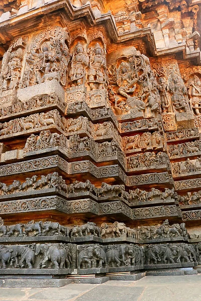 Sculptures on the Plinth and Walls of Hoysaleswara
