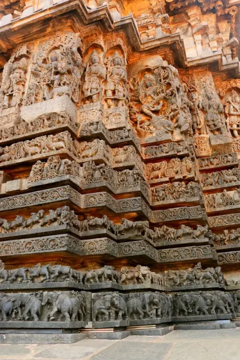 Framed Print : Sculptures on the Plinth and Walls of Hoysaleswara Framed Print : Sculptures on the Plinth and Walls of Hoysaleswara