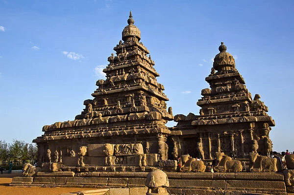 Sculptures around a temple, Shore Temple, Mahabalipuram, Kanchipuram District, Tamil Nadu, India