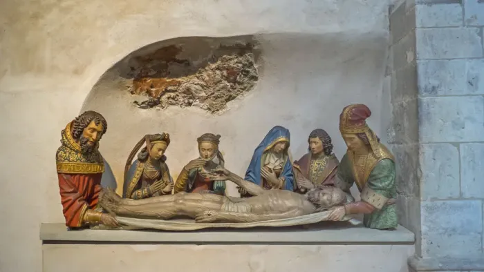 Framed Print : Sculpure of Jesus Christ at Church Wall Framed Print : Sculpure of Jesus Christ at Church Wall