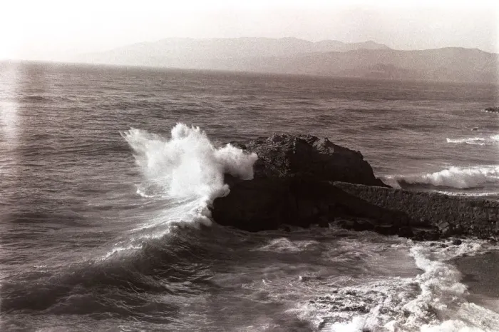 Framed Print : Sea waves crashing against rock Framed Print : Sea waves crashing against rock