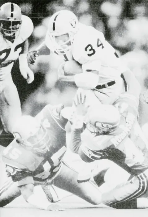 Framed Print : Seahawks Trying to Pull Bo Jackson Down Framed Print : Seahawks Trying to Pull Bo Jackson Down