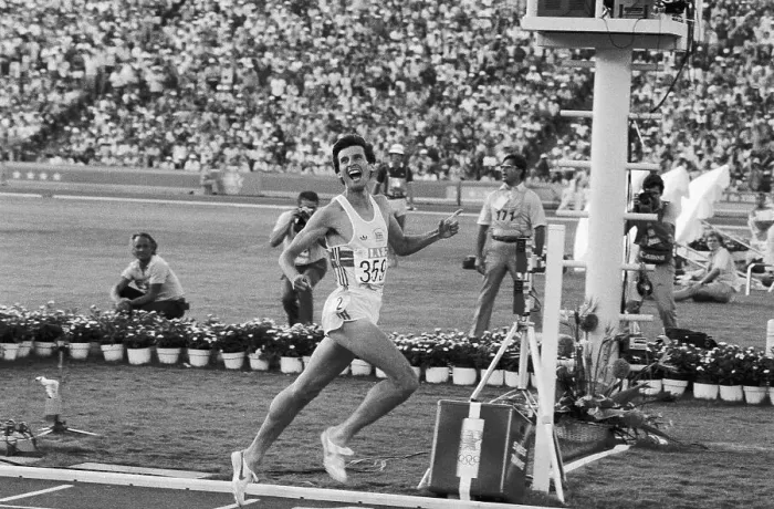 Framed Print : Sebastian Coe Crosses Olympic Finish Line Framed Print : Sebastian Coe Crosses Olympic Finish Line