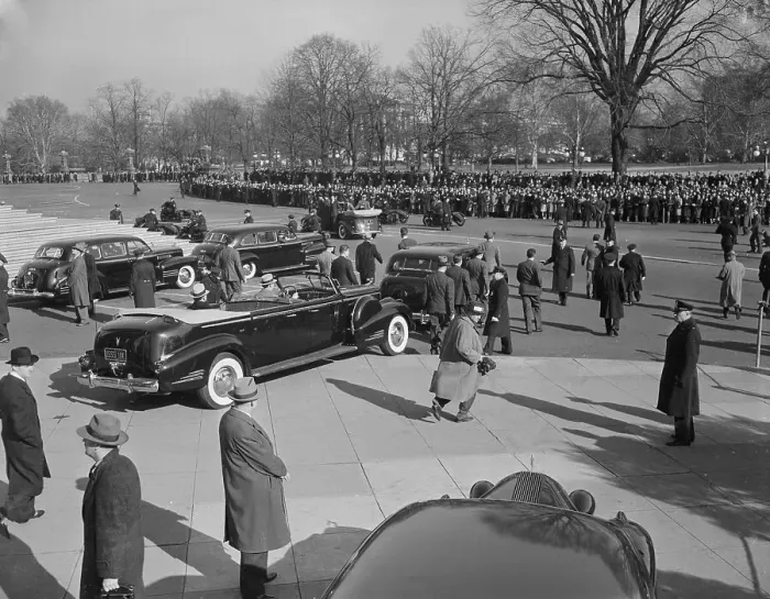 Framed Print : Secret Service Men Guarding President Roosevelt in Car Framed Print : Secret Service Men Guarding President Roosevelt in Car