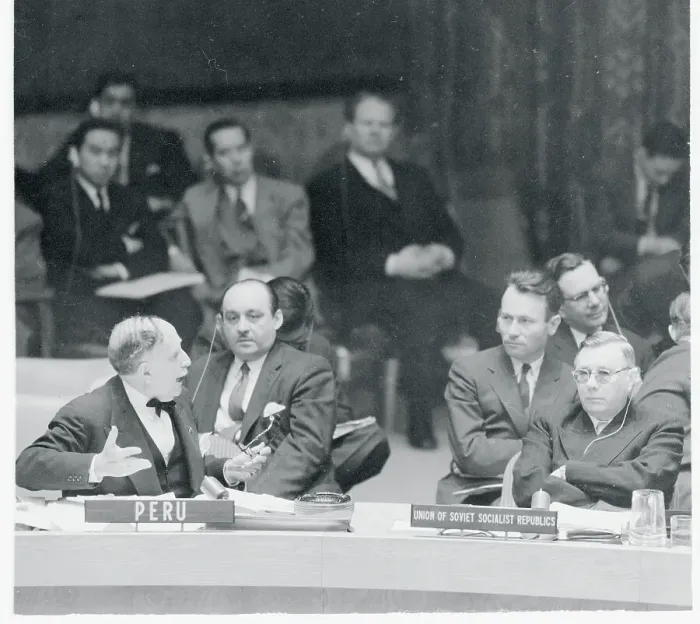 Framed Print : UN Security Council Discussing Peace Mission Framed Print : UN Security Council Discussing Peace Mission