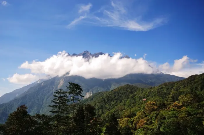 Framed Print : Senic view of Mount Kinabalu, Sabah Borneo, Malaysia Framed Print : Senic view of Mount Kinabalu, Sabah Borneo, Malaysia