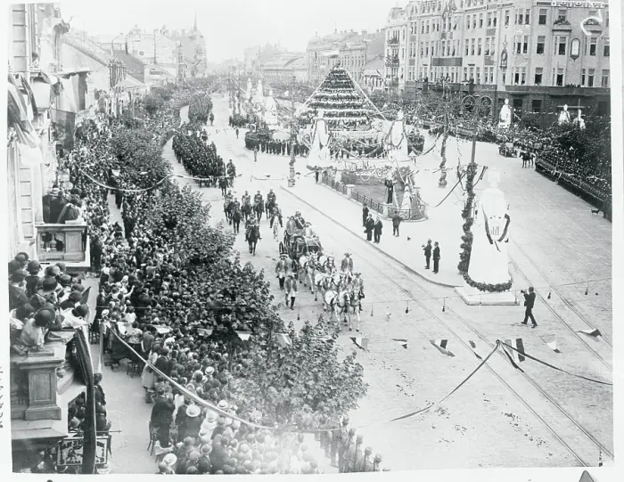 Framed Print : Serbian Royal Wedding Procession Framed Print : Serbian Royal Wedding Procession