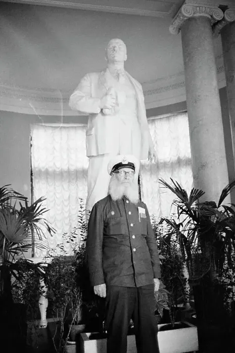 Framed Print : Sergeyevich Vinogradsky Posing in Front of a Statue of Lenin Framed Print : Sergeyevich Vinogradsky Posing in Front of a Statue of Lenin