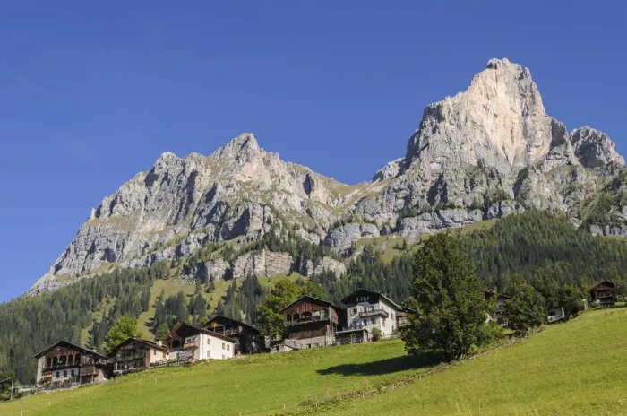 Framed Print : Settlement near Selva di Cadore, Dolomites, Italy, Europe Framed Print : Settlement near Selva di Cadore, Dolomites, Italy, Europe
