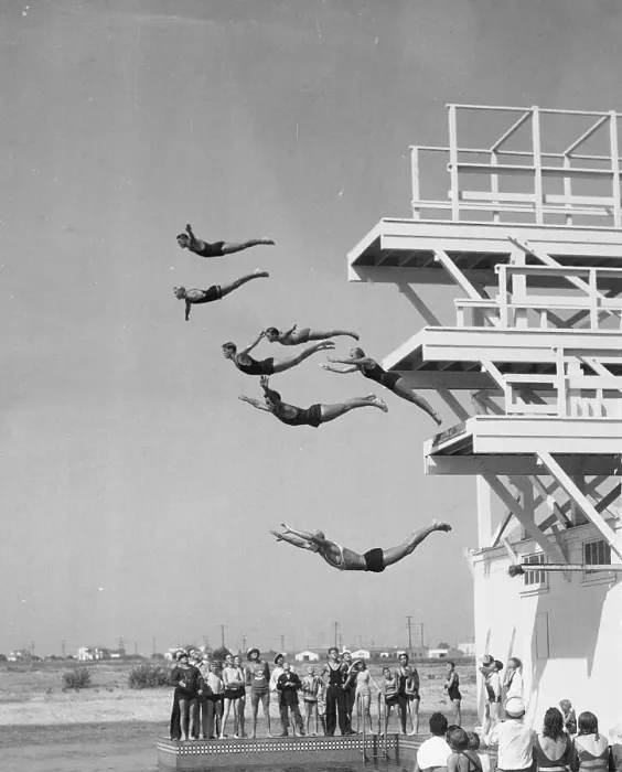 Framed Print : Seven Divers Performing