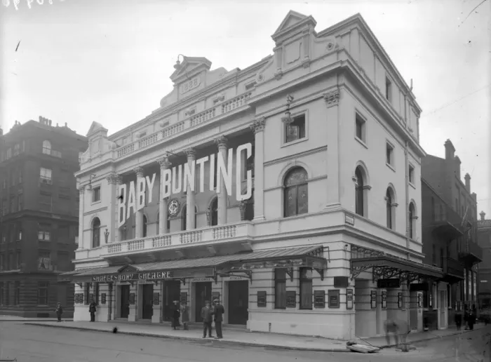 Framed Print : Shaftesbury Theatre Framed Print : Shaftesbury Theatre