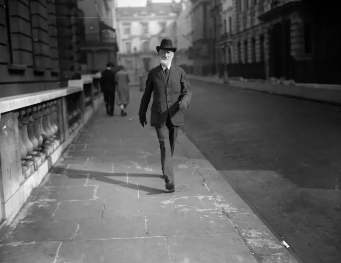 Framed Print : Shaw In The Strand