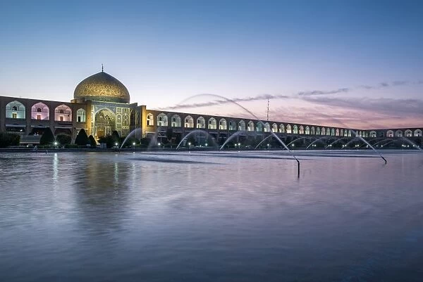 Sheikh Lotfollah Mosque at Naqsh-e-Jahan Square, Isfahan, Iran