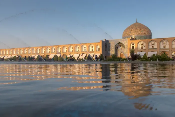 Framed Print : Sheikh Lotfollah Mosque at Naqsh-e-Jahan Square, Isfahan, Iran Framed Print : Sheikh Lotfollah Mosque at Naqsh-e-Jahan Square, Isfahan, Iran