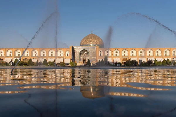 Sheikh Lotfollah Mosque at Naqsh-e-Jahan Square, Isfahan, Iran
