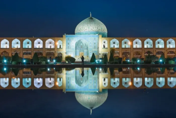 Framed Print : Sheikh Lotfollah Mosque at Naqsh-e-Jahan Square, Iran