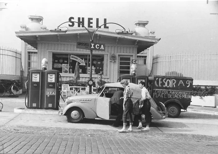 Framed Print : Shell Station Framed Print : Shell Station