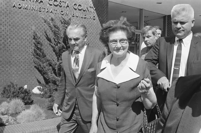 Framed Print : Sheriff Taking Killer Ruth Judd To Jail