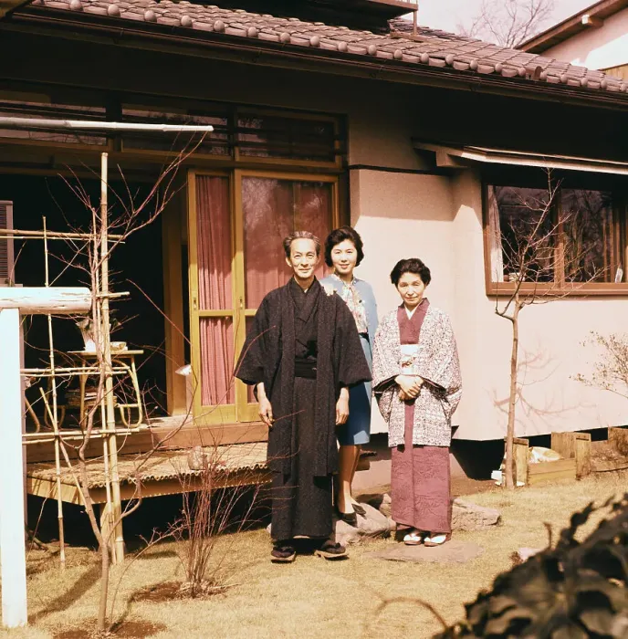 Framed Print : Shinichiro Tomonaga with Wife and Daughter Framed Print : Shinichiro Tomonaga with Wife and Daughter