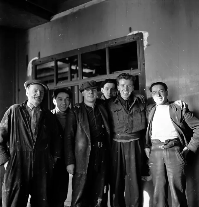 Framed Print : Ship Workers Framed Print : Ship Workers