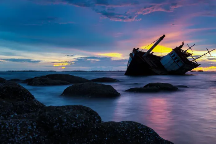 Framed Print : Shipwreck Framed Print : Shipwreck