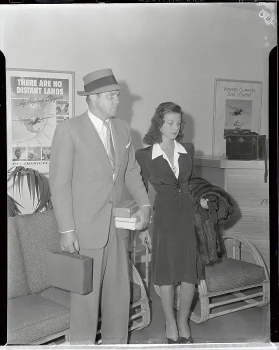 Framed Print : Shipwreck Kelly and Wife Returning from Honeymoon Framed Print : Shipwreck Kelly and Wife Returning from Honeymoon
