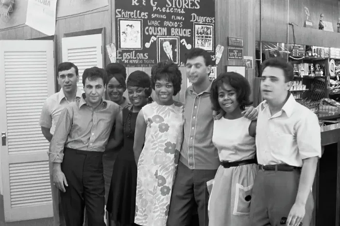 Framed Print : The Shirelles And Duprees Framed Print : The Shirelles And Duprees