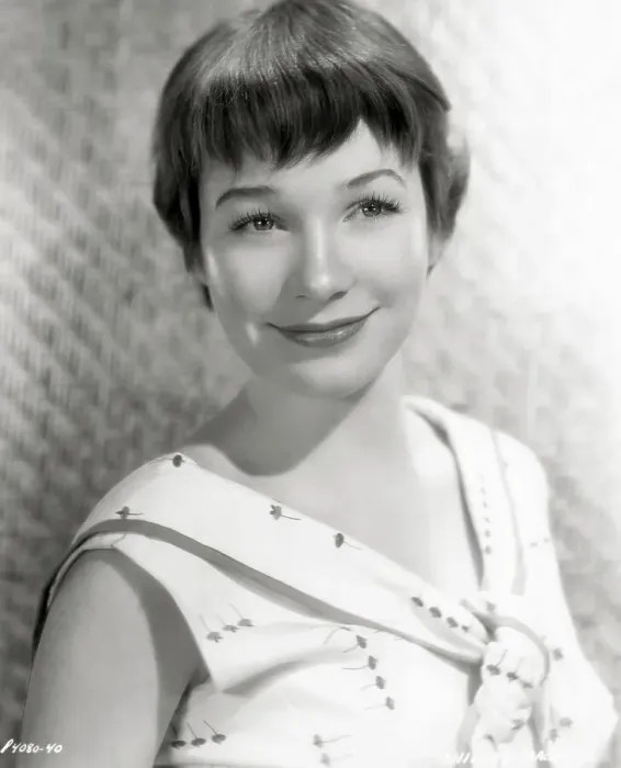 Framed Print : Shirley MacLaine Framed Print : Shirley MacLaine