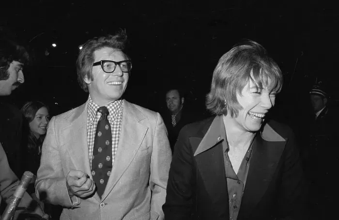 Framed Print : Shirley MacLaine and Pete Hamill Arriving at a Party Framed Print : Shirley MacLaine and Pete Hamill Arriving at a Party