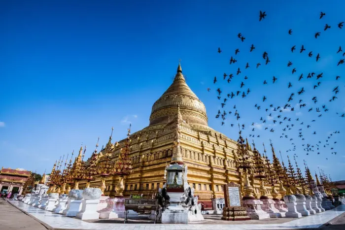 Framed Print : shwe si gon pagoda in bagan myanmar Framed Print : shwe si gon pagoda in bagan myanmar
