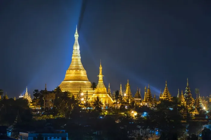 Framed Print : Shwedagon pagoda Framed Print : Shwedagon pagoda